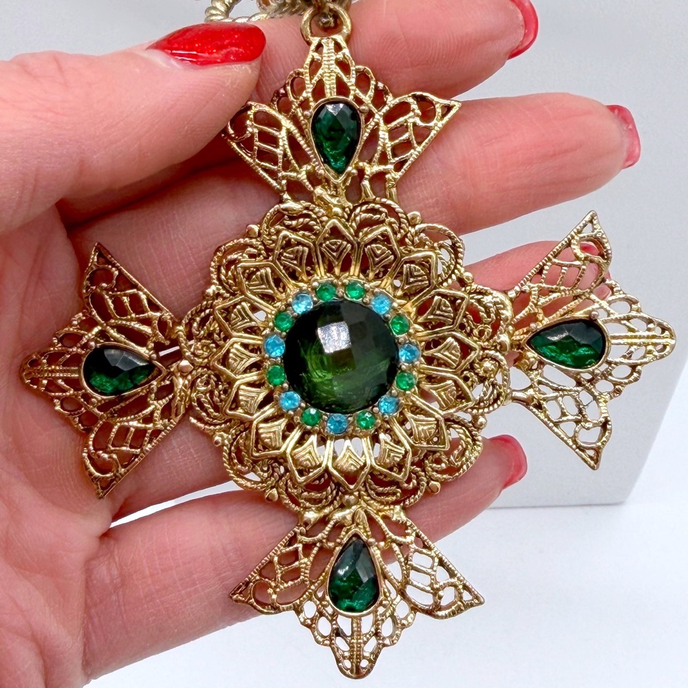 Vintage‎ Ornate Byzantine Style Filigree Cross Necklace Green Glass
